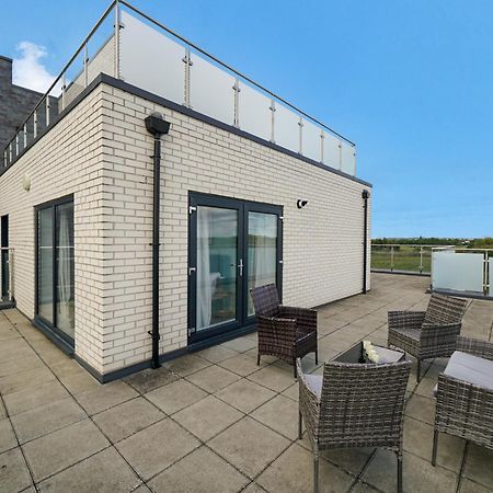 Modern Apartments With Free Parking Near Heathrow كولنبروك المظهر الخارجي الصورة