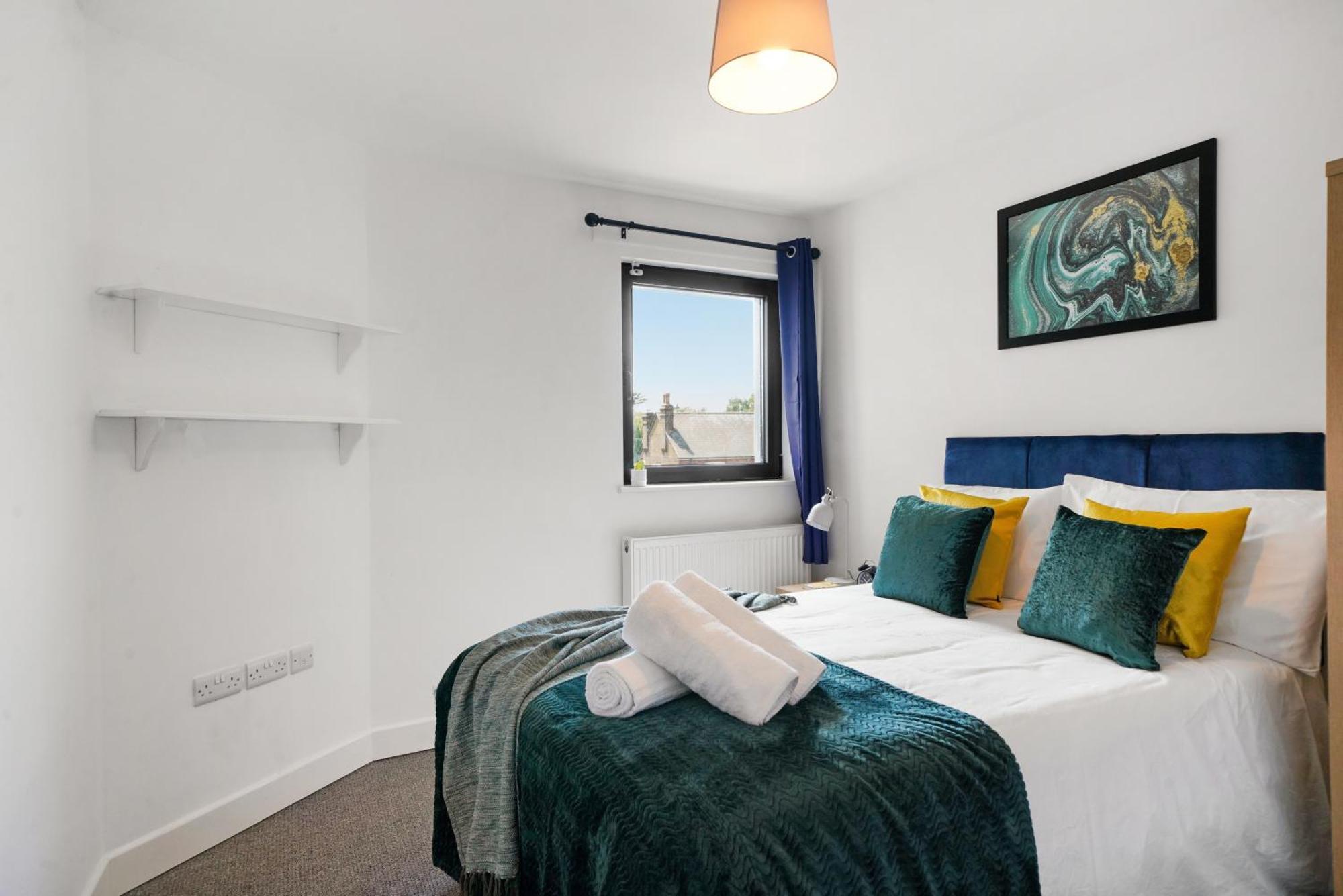 Modern Apartments With Free Parking Near Heathrow كولنبروك المظهر الخارجي الصورة