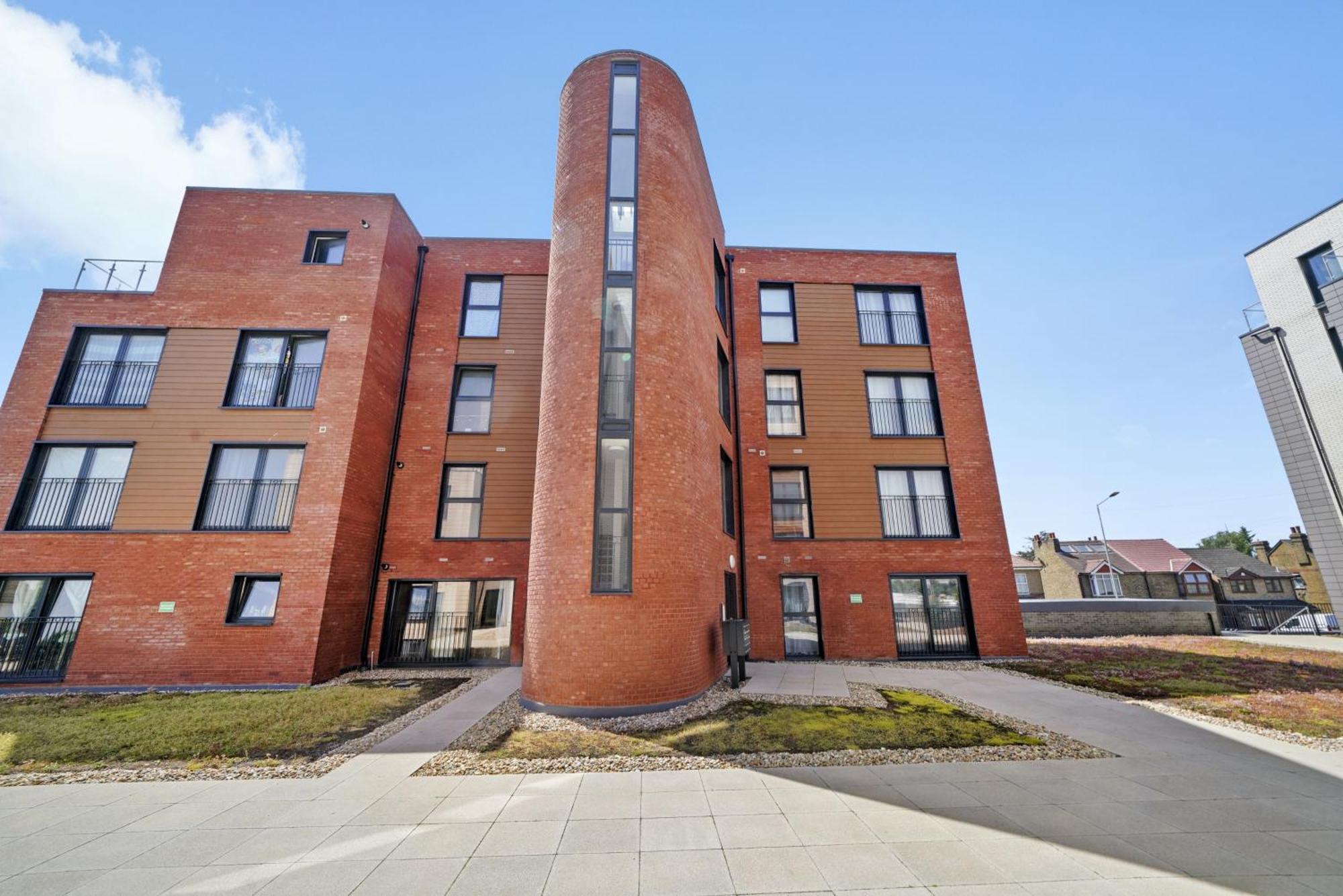 Modern Apartments With Free Parking Near Heathrow كولنبروك المظهر الخارجي الصورة