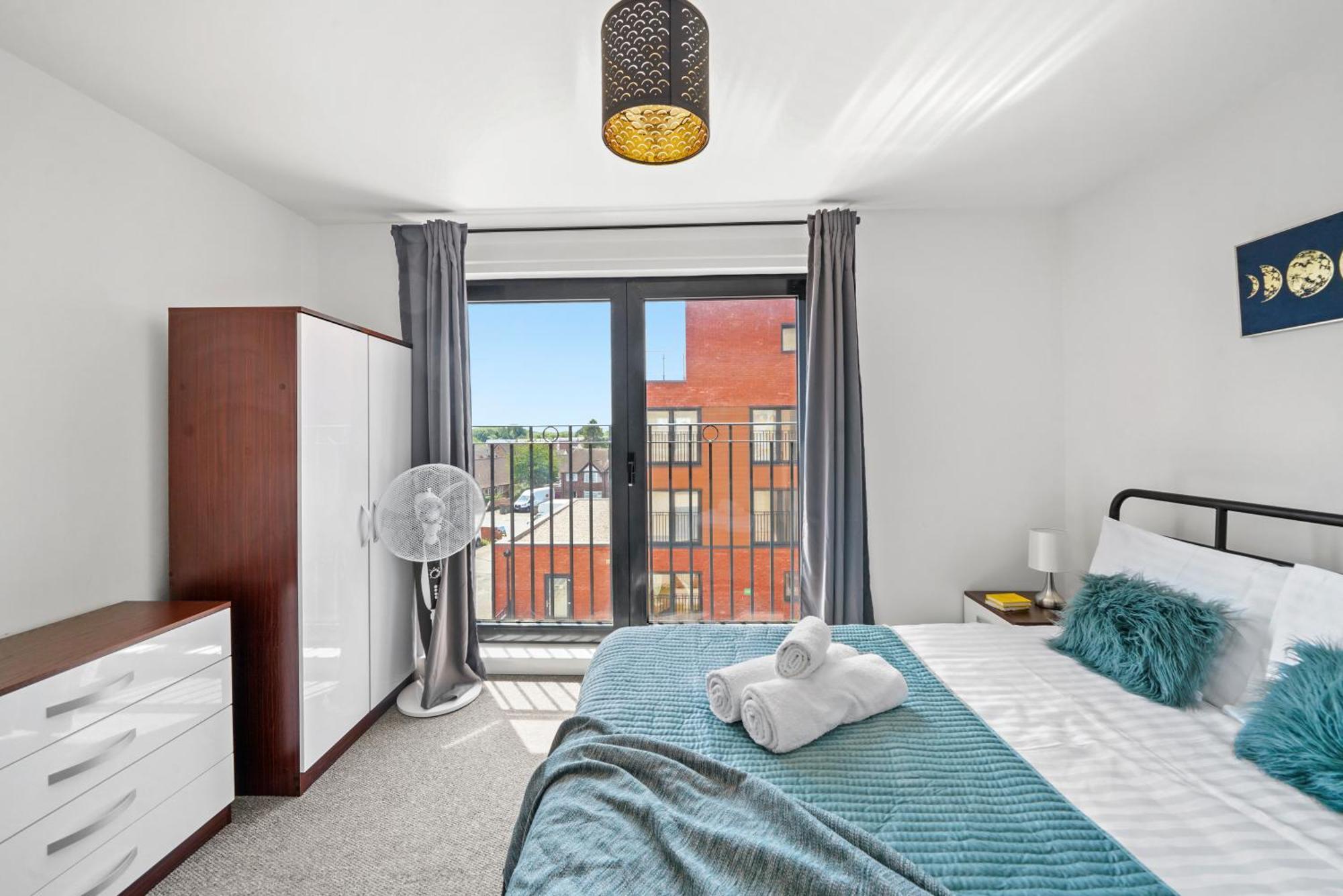 Modern Apartments With Free Parking Near Heathrow كولنبروك المظهر الخارجي الصورة