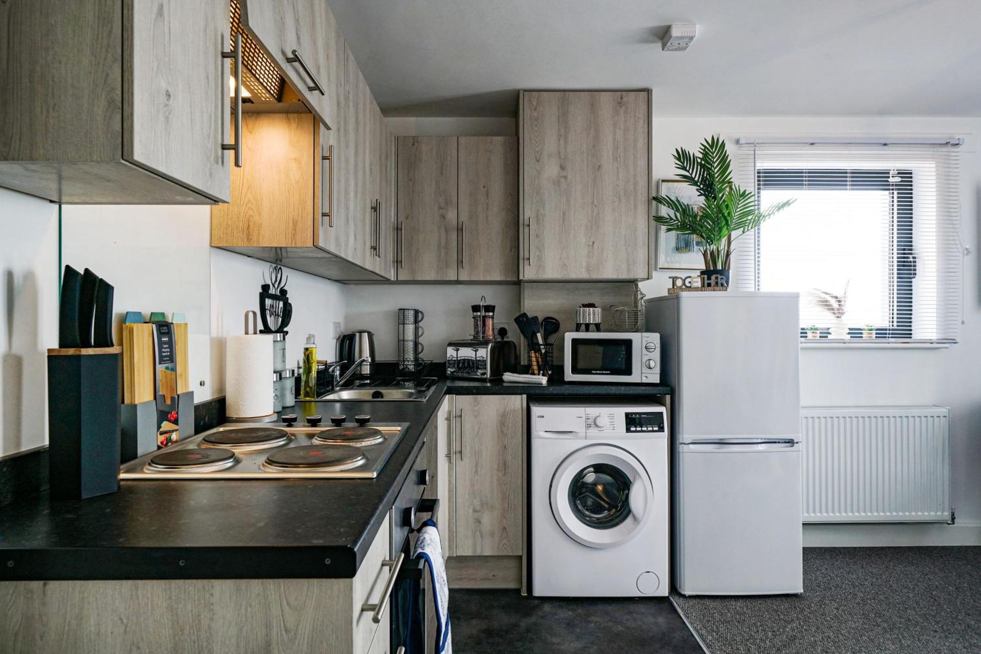 Modern Apartments With Free Parking Near Heathrow كولنبروك المظهر الخارجي الصورة