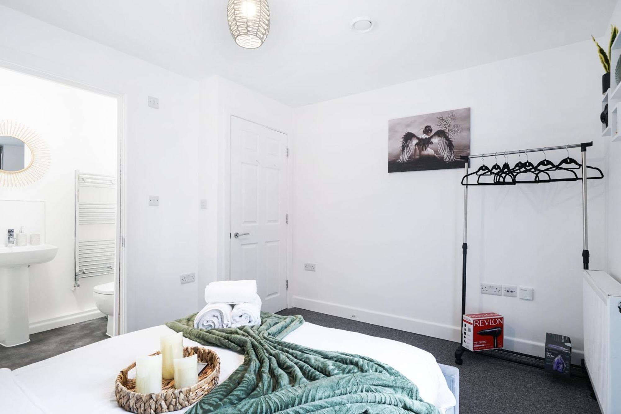 Modern Apartments With Free Parking Near Heathrow كولنبروك المظهر الخارجي الصورة