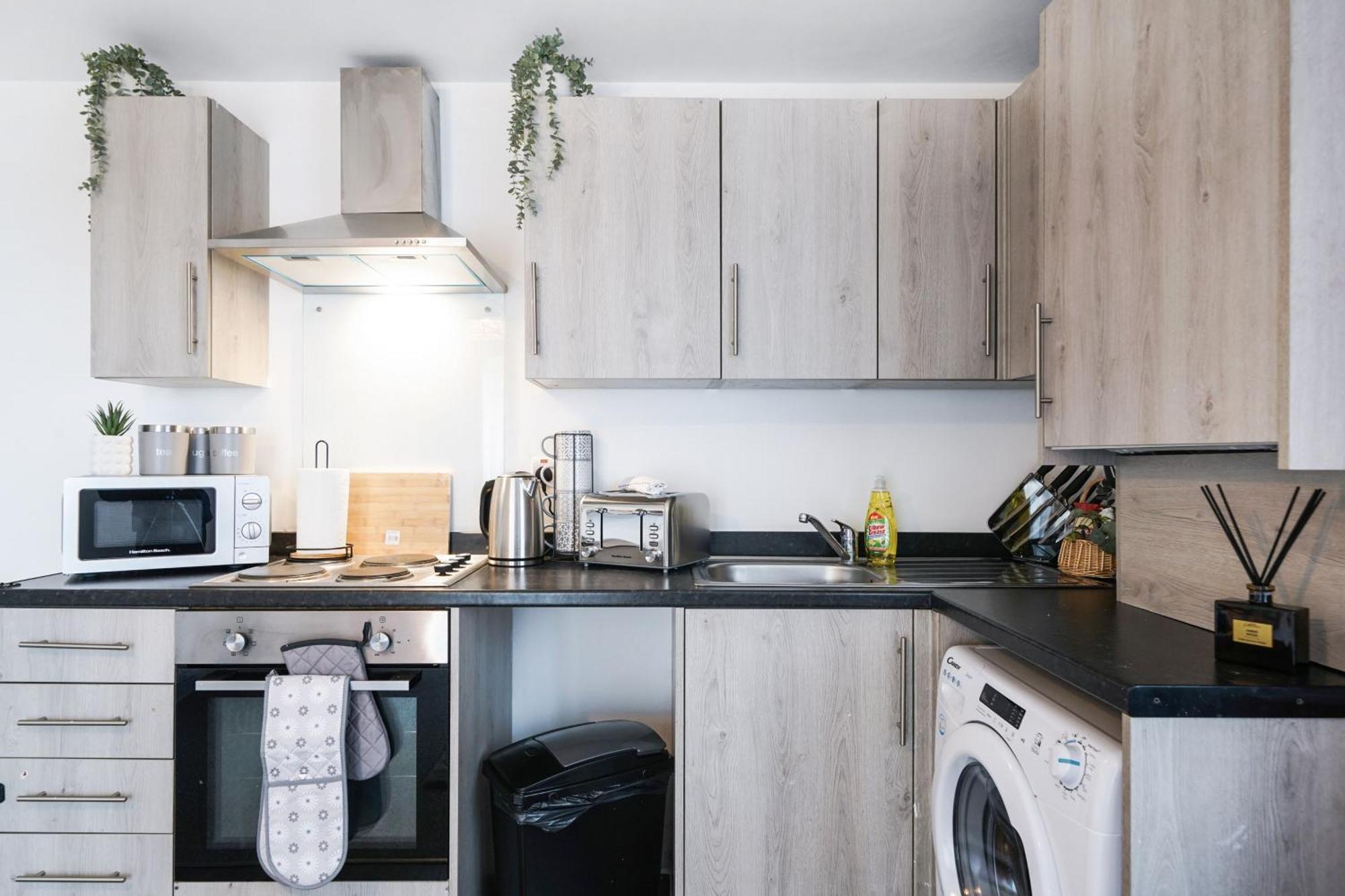 Modern Apartments With Free Parking Near Heathrow كولنبروك المظهر الخارجي الصورة