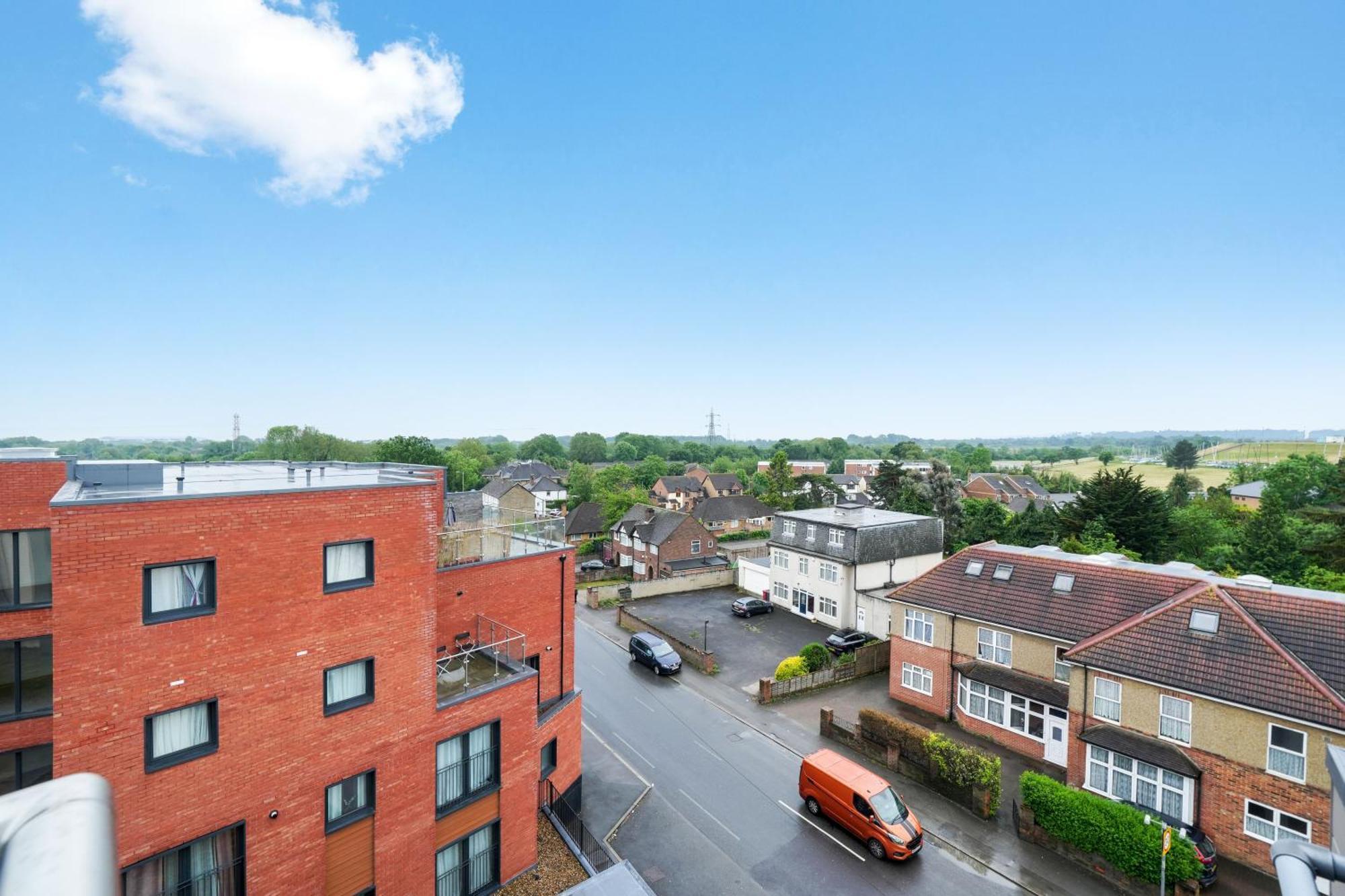 Modern Apartments With Free Parking Near Heathrow كولنبروك المظهر الخارجي الصورة