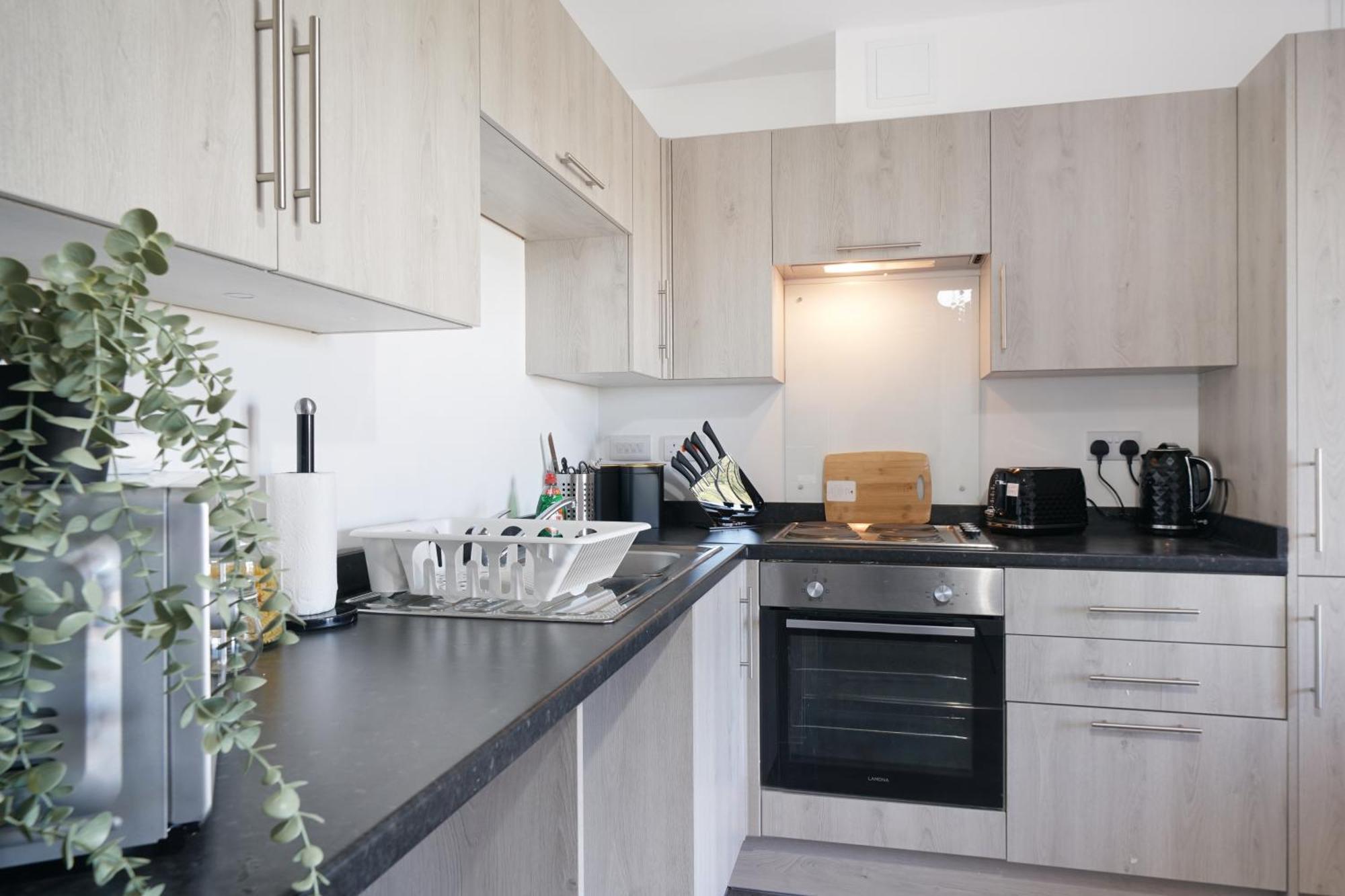 Modern Apartments With Free Parking Near Heathrow كولنبروك المظهر الخارجي الصورة