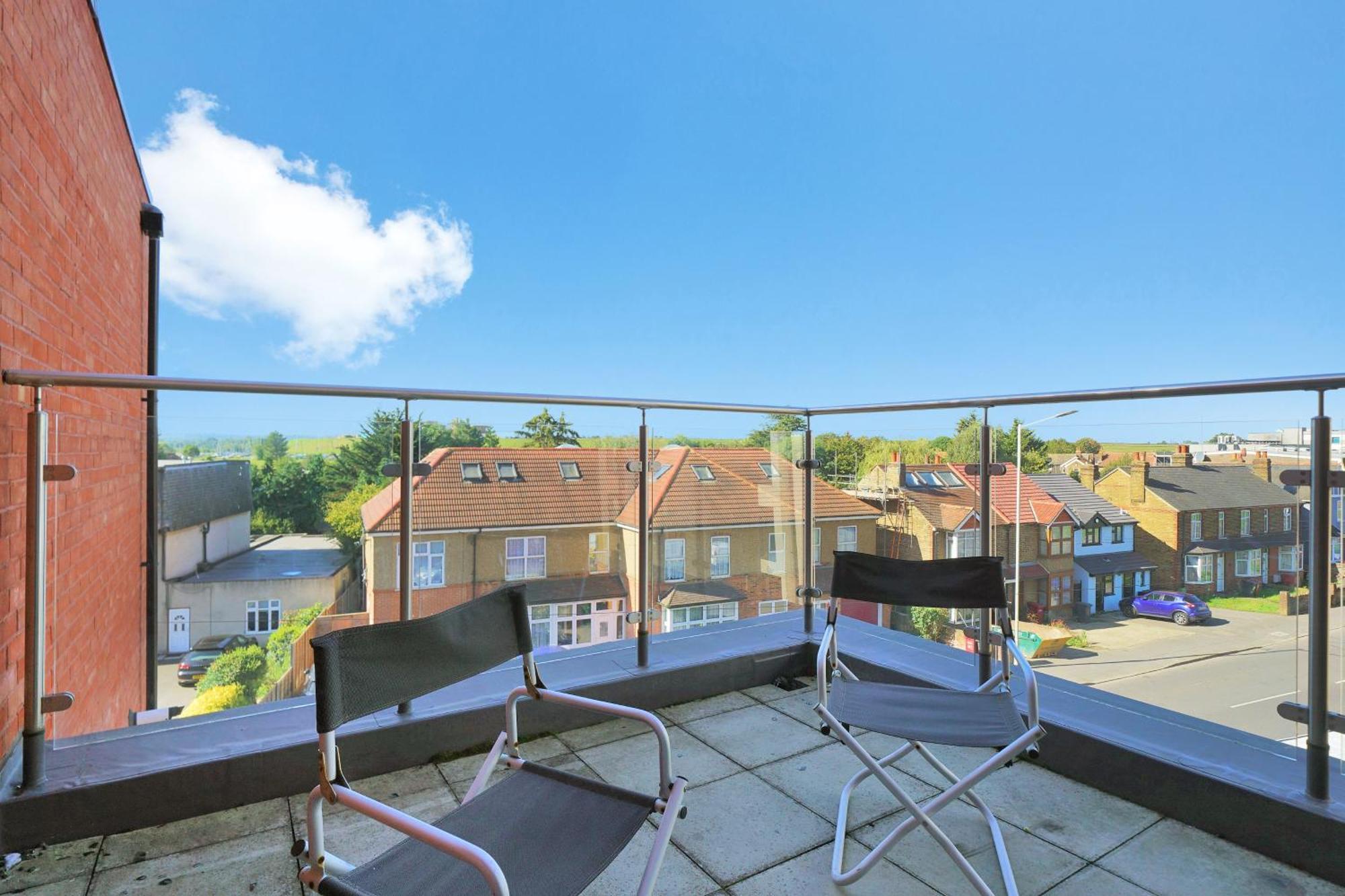 Modern Apartments With Free Parking Near Heathrow كولنبروك المظهر الخارجي الصورة